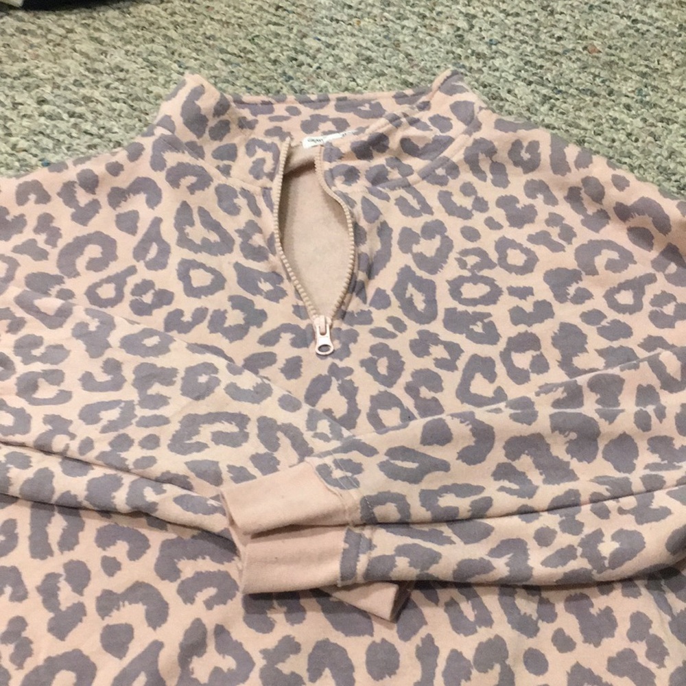 Leopard print pullover